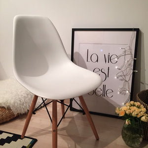 Jalsa - Minimalistic acrylic chair