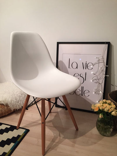 Jalsa - Minimalistic acrylic chair