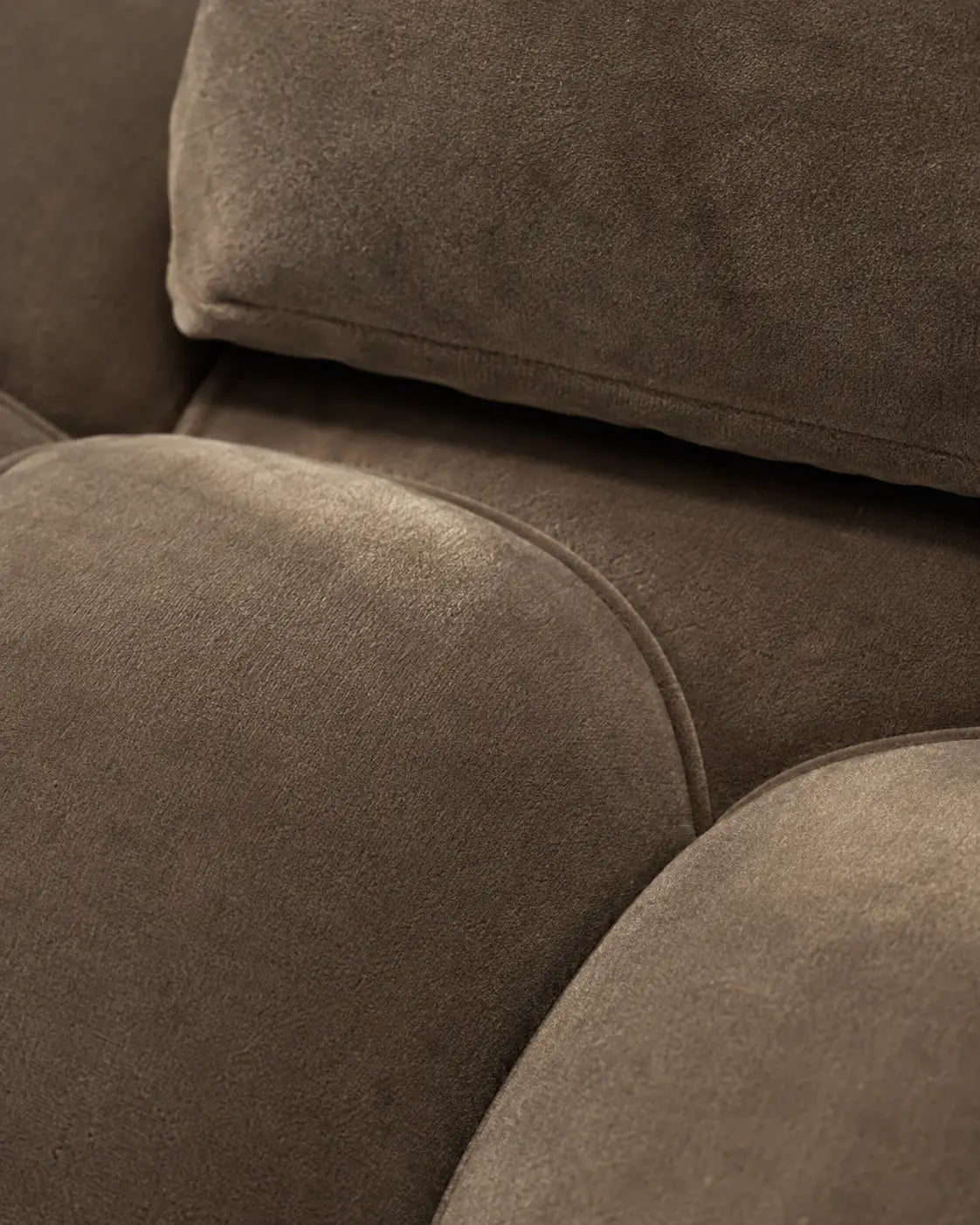Cove sofa – Liza fabric and tufted cushion detail