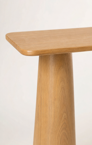 Close-up of Luma console rounded edge and Oak grain
