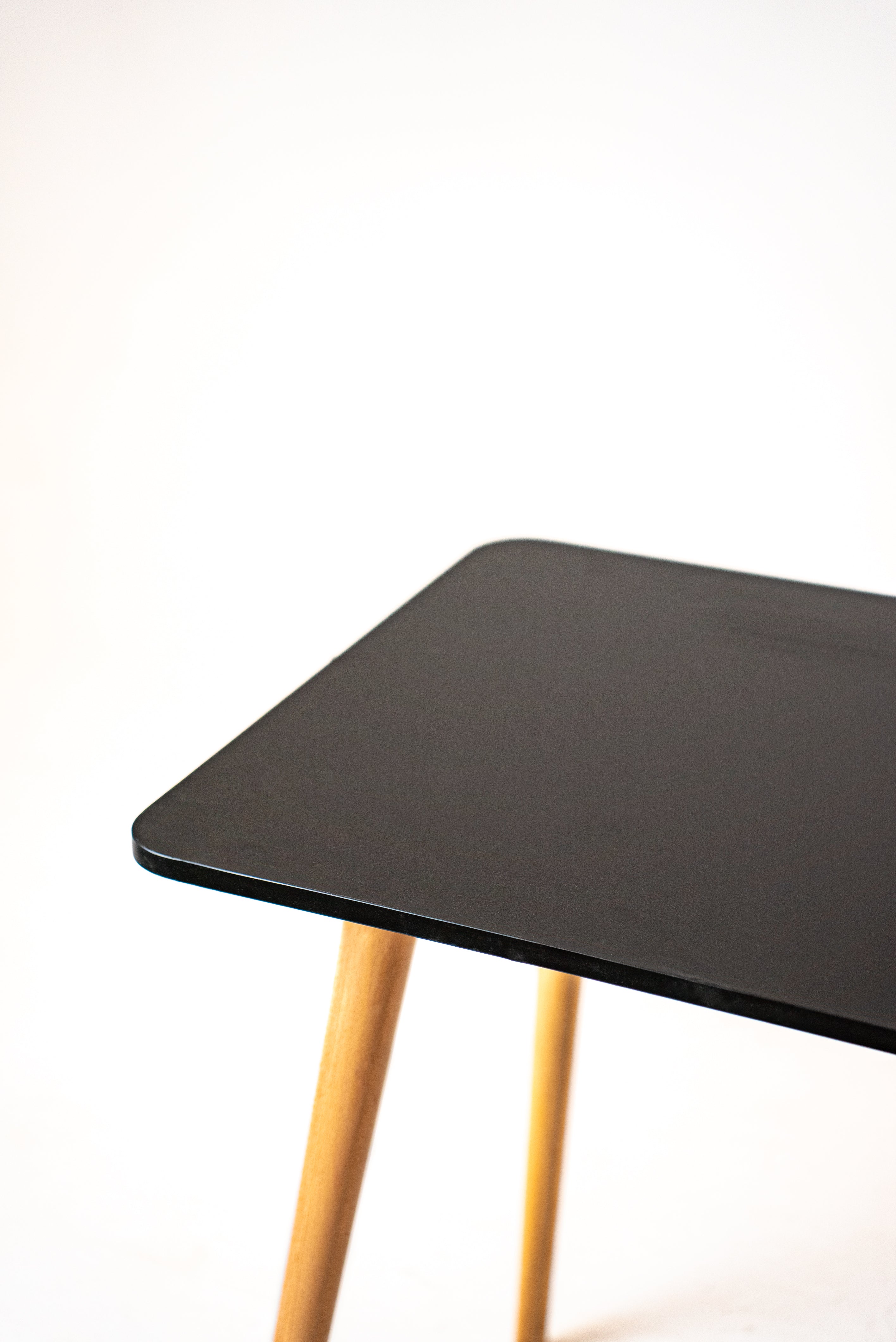 Inspire - Minimalistic Multi-purpose table